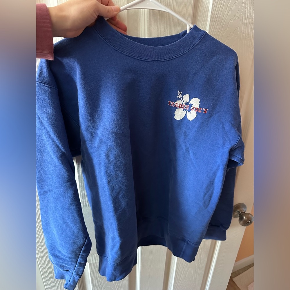 Trader Joe’s Blue Hibiscus Logo Employee Crewneck Size small